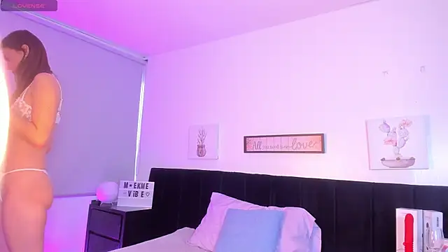 Natasha Kinski online show from 03.03.25