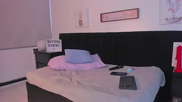 Natasha Kinski online show from 03.05.25