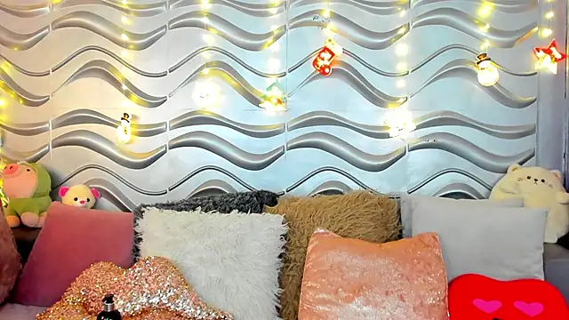 StormiRusso online show from 12.22.24