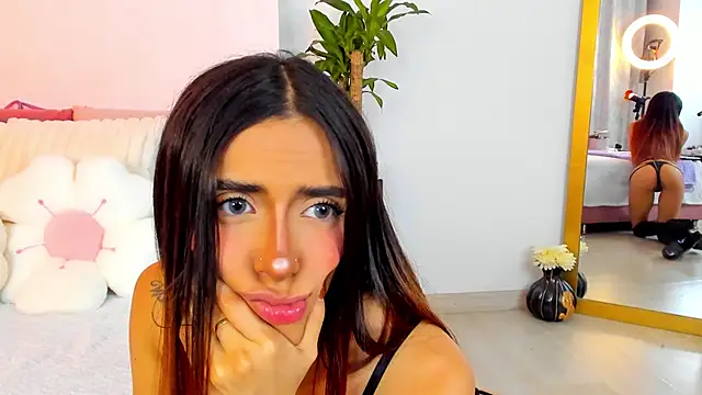 StormiRusso online show from 03.13.25