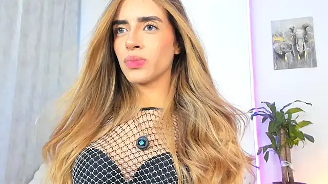 StormiRusso online show from 09.11.25