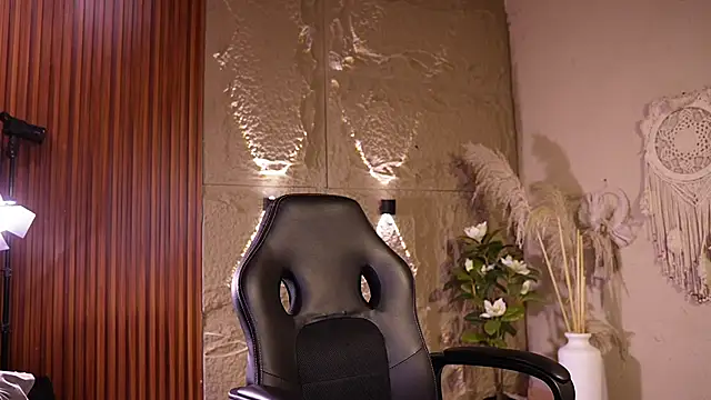 DannSaenz online show from 07.10.26