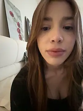 Snapshot of DanielaSaenz0 chatting on 09.18.25 DanielaSaenz0 online show from 09.18.25