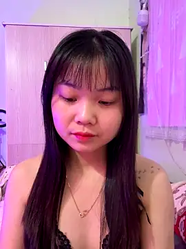 Maeve2k5 online show from 11.30.25