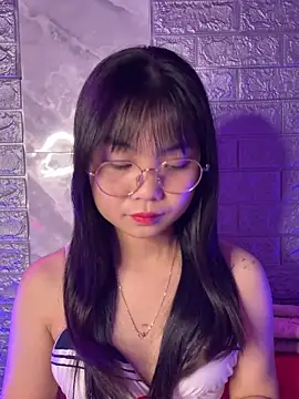 Maeve2k5 online show from 12.15.25