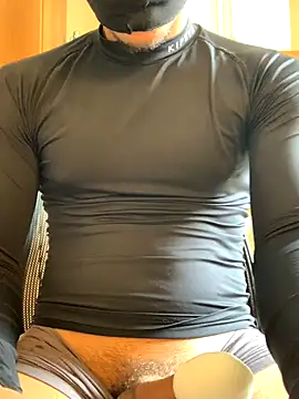 Snapshot of Eggsyapel chatting on 10.30.25 Eggsyapel online show from 10.30.25