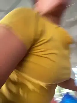 Snapshot of Linaannn chatting on 03.15.25 Linaannn online show from 03.15.25