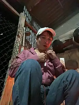 Snapshot of Linaannn chatting on 03.20.25 Linaannn online show from 03.20.25