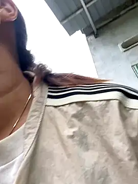 Snapshot of Linaannn chatting on 11.22.25 Linaannn online show from 11.22.25