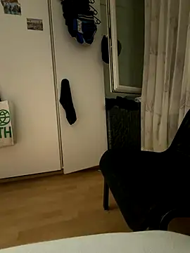 Snapshot of esteraulxxx chatting on 09.30.25 esteraulxxx online show from 09.30.25