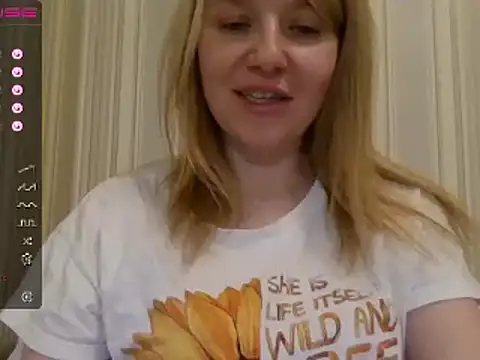 Snapshot of urbadkitty chatting on 12.13.24 urbadkitty online show from 12.13.24