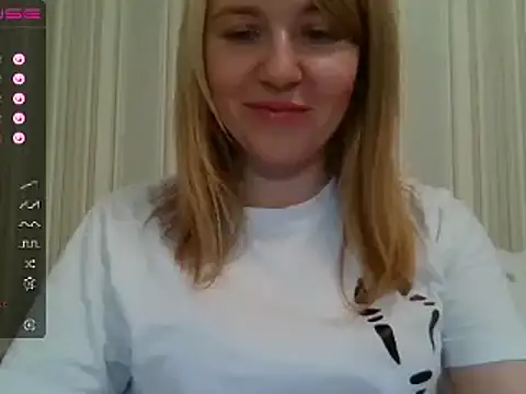 Snapshot of urbadkitty chatting on 12.16.24 urbadkitty online show from 12.16.24