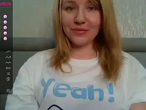 Snapshot of urbadkitty chatting on 01.20.25 urbadkitty online show from 01.20.25