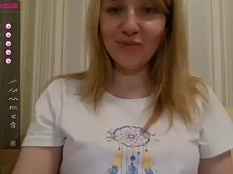 Snapshot of urbadkitty chatting on 03.06.25 urbadkitty online show from 03.06.25