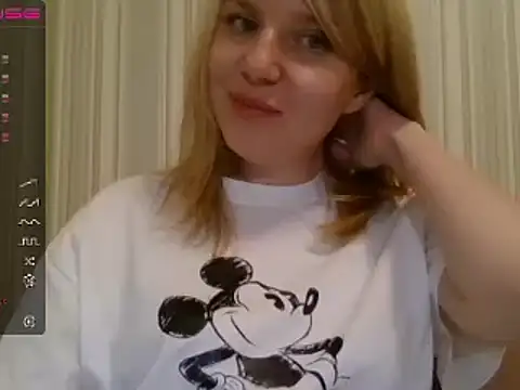 Snapshot of urbadkitty chatting on 03.21.25 urbadkitty online show from 03.21.25