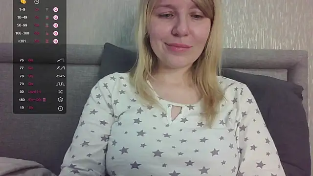 Snapshot of urbadkitty chatting on 10.20.25 urbadkitty online show from 10.20.25