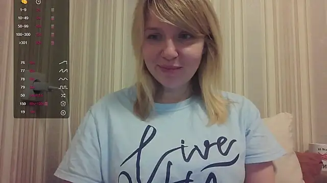 Snapshot of urbadkitty chatting on 11.15.25 urbadkitty online show from 11.15.25