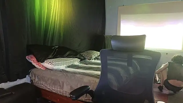 april show her online show from 05.09.26