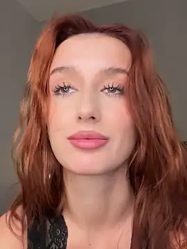 Snapshot of OmeliaDior chatting on 09.18.25 OmeliaDior online show from 09.18.25