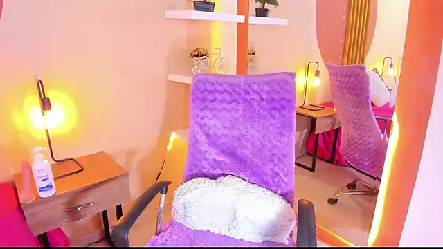 Snapshot of Hanah_Greey chatting on 02.25.25 Hanah Greey online show from 02.25.25