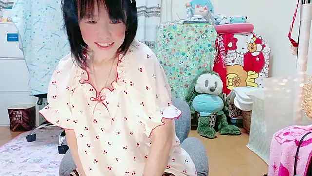 Snapshot of renapiyon8182 chatting on 03.21.25 renapiyon8182 online show from 03.21.25