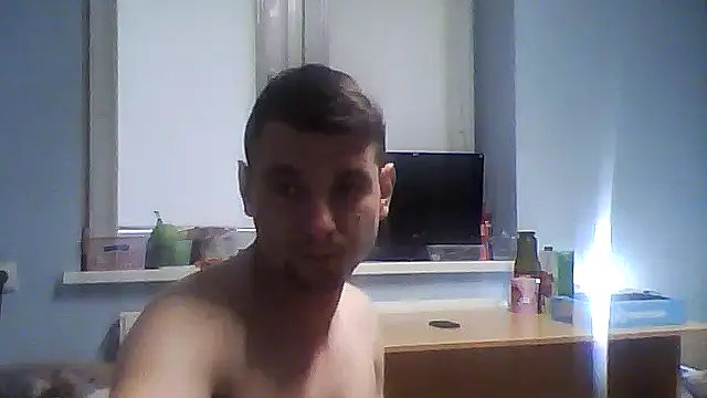 Snapshot of shufflercat chatting on 10.05.25 shufflercat online show from 10.05.25