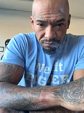 Snapshot of athephenomenal1 chatting on 10.20.25 athephenomenal1 online show from 10.20.25