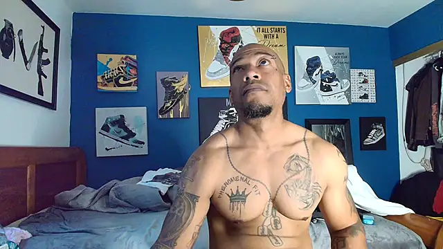 Snapshot of athephenomenal1 chatting on 11.06.25 athephenomenal1 online show from 11.06.25