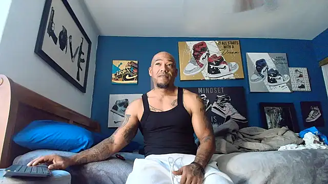 Snapshot of athephenomenal1 chatting on 11.07.25 athephenomenal1 online show from 11.07.25