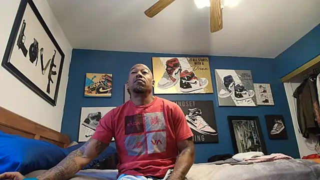 Snapshot of athephenomenal1 chatting on 11.08.25 athephenomenal1 online show from 11.08.25