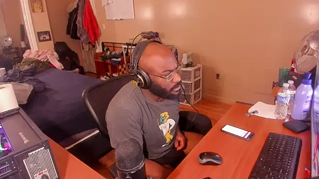 MrChuckDailyXXX online show from 01.11.25