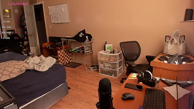 MrChuckDailyXXX online show from 02.14.25