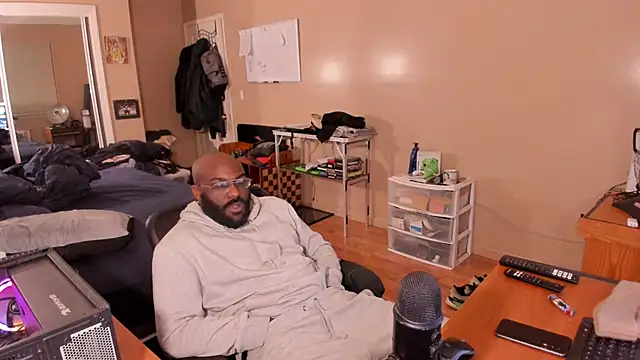 MrChuckDailyXXX online show from 02.15.25