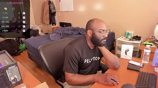 MrChuckDailyXXX online show from 03.21.25