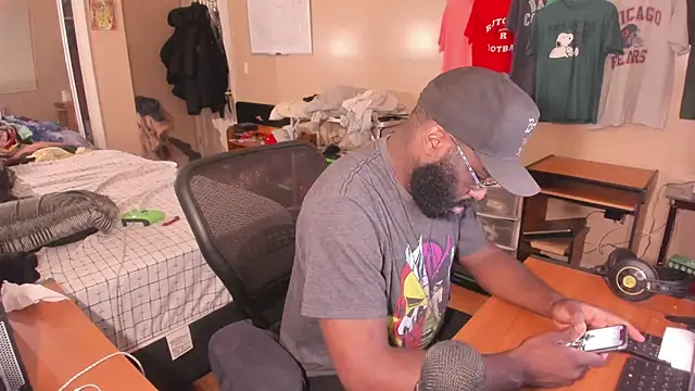 MrChuckDailyXXX online show from 10.09.25