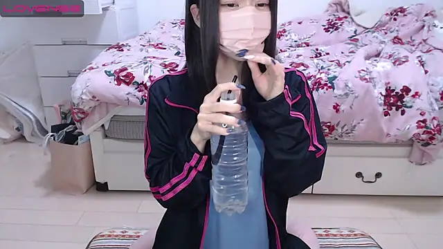 Snapshot of AMI___oO chatting on 02.26.25 AMI oO online show from 02.26.25