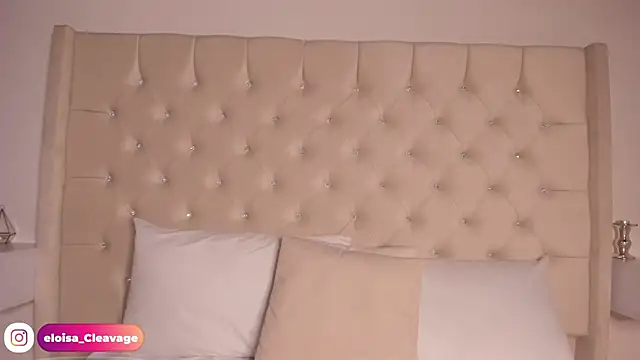 Eloisa cleavage  online show from 01.31.25