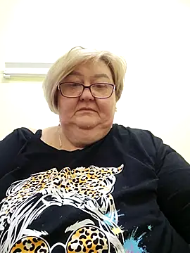 Awn290668 online show from 10.03.25