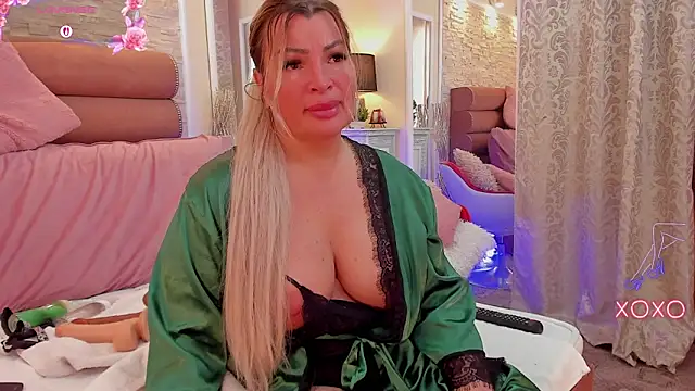 ArianaCroft online show from 05.06.26