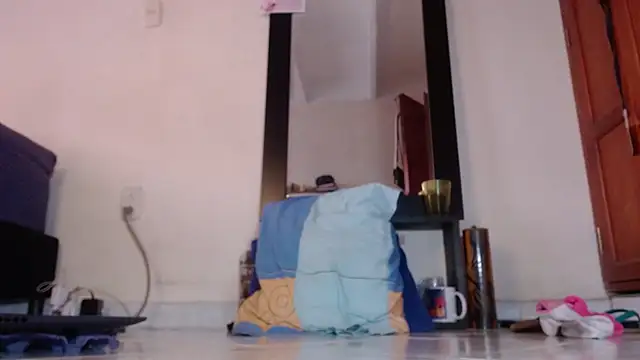 carlajames  online show from 10.03.25