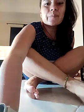 carlajames  online show from 10.07.25