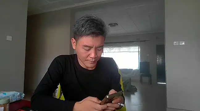 Snapshot of kisstoyousoon2024 chatting on 01.01.25 kisstoyousoon2024 online show from 01.01.25