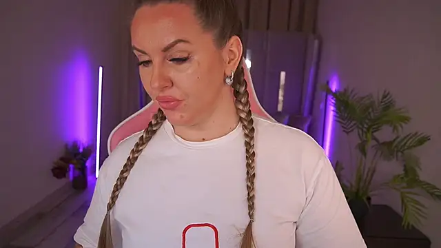 KiraCandyS online show from 01.24.25