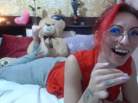 Snapshot of Emmatoo chatting on 03.08.25 Emmatoo online show from 03.08.25