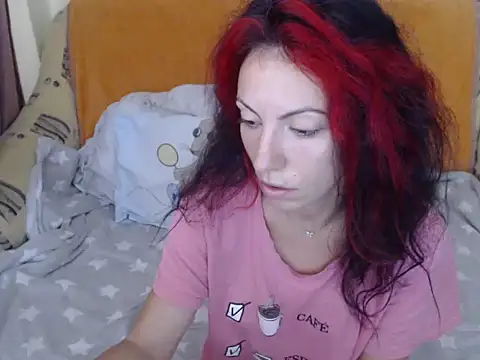 Snapshot of Emmatoo chatting on 09.11.25 Emmatoo online show from 09.11.25