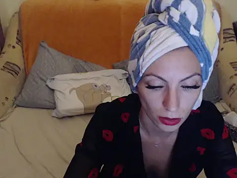 Snapshot of Emmatoo chatting on 09.20.25 Emmatoo online show from 09.20.25