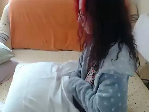 Snapshot of Emmatoo chatting on 10.02.25 Emmatoo online show from 10.02.25