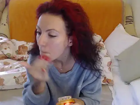 Snapshot of Emmatoo chatting on 10.03.25 Emmatoo online show from 10.03.25