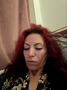 Snapshot of Emmatoo chatting on 10.05.25 Emmatoo online show from 10.05.25