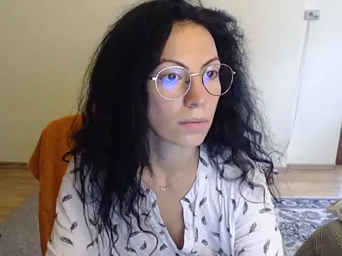 Snapshot of Emmatoo chatting on 10.09.25 Emmatoo online show from 10.09.25